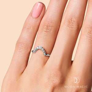 MoonMagic 925 White Topaz - Circling Band